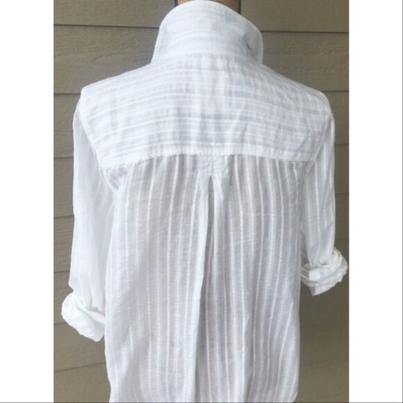 ✨AEO Boyfriend Shirt✨  - Picture 4 of 8